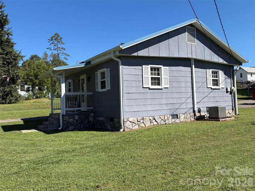 41 Whitner Drive, Marion, NC 28752.  MLS# CAR4429202, YatesRealty ID 53525. 