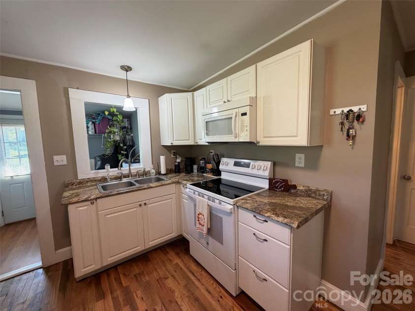 41 Whitner Drive, Marion, NC 28752.  MLS# CAR4429202, YatesRealty ID 53525. 