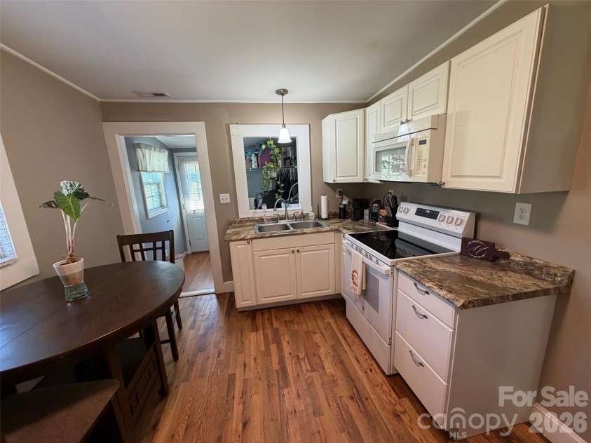 41 Whitner Drive, Marion, NC 28752.  MLS# CAR4429202, YatesRealty ID 53525. 