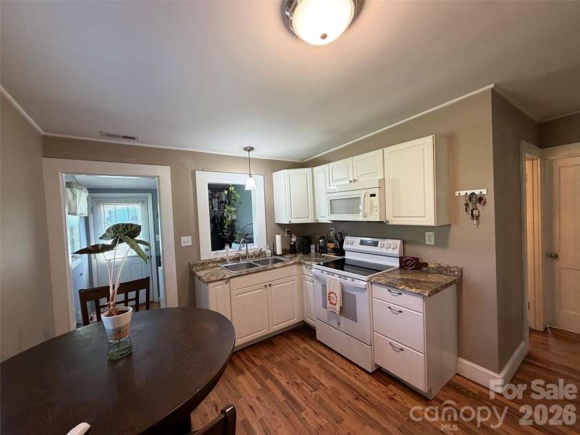 41 Whitner Drive, Marion, NC 28752.  MLS# CAR4429202, YatesRealty ID 53525. 