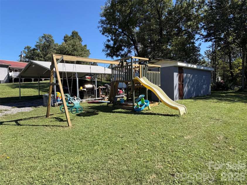 41 Whitner Drive, Marion, NC 28752.  MLS# CAR4429202, YatesRealty ID 53525. 