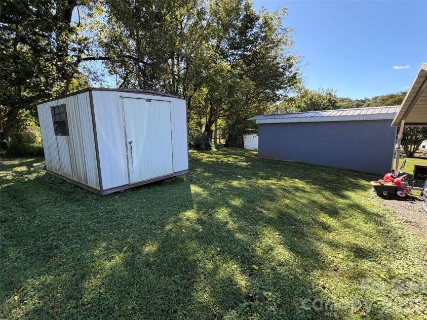 41 Whitner Drive, Marion, NC 28752.  MLS# CAR4429202, YatesRealty ID 53525. 
