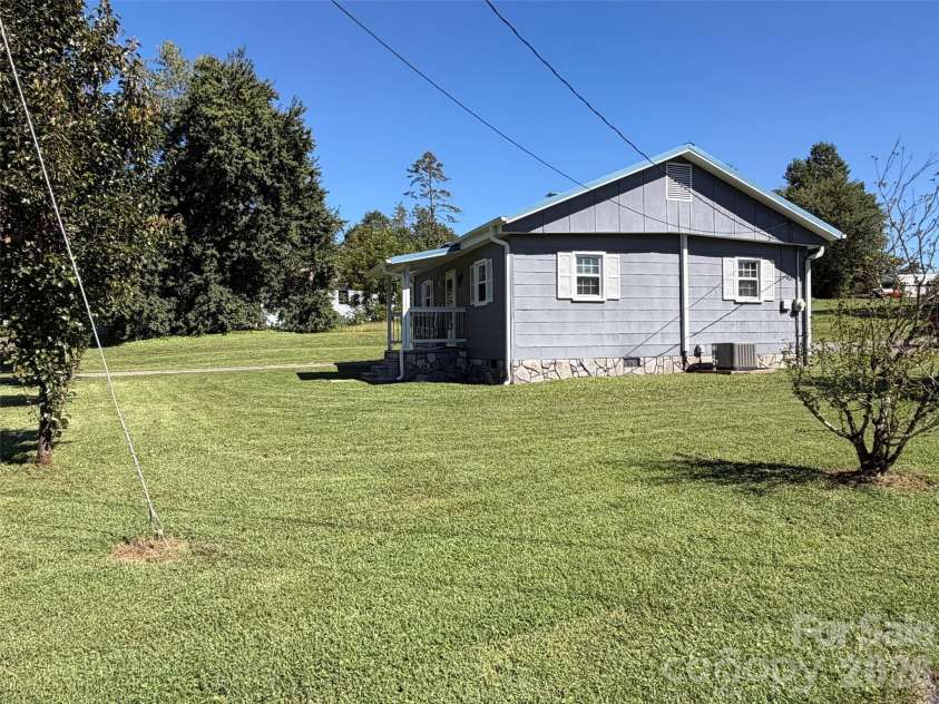 41 Whitner Drive, Marion, NC 28752.  MLS# CAR4429202, YatesRealty ID 53525. 