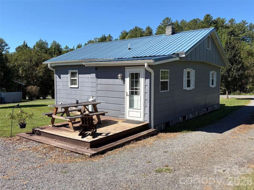 41 Whitner Drive, Marion, NC 28752.  MLS# CAR4429202, YatesRealty ID 53525. 