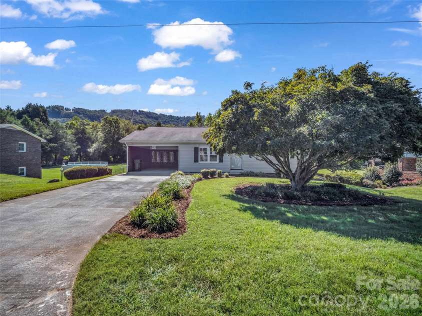 1323 Havenwood Drive, Morganton, NC 28655.  MLS# CAR4429285, YatesRealty ID 53526. 