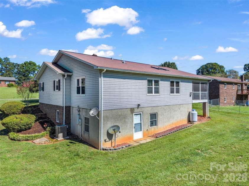 1323 Havenwood Drive, Morganton, NC 28655.  MLS# CAR4429285, YatesRealty ID 53526. 