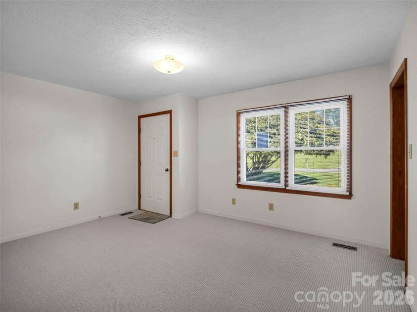 1323 Havenwood Drive, Morganton, NC 28655.  MLS# CAR4429285, YatesRealty ID 53526. 