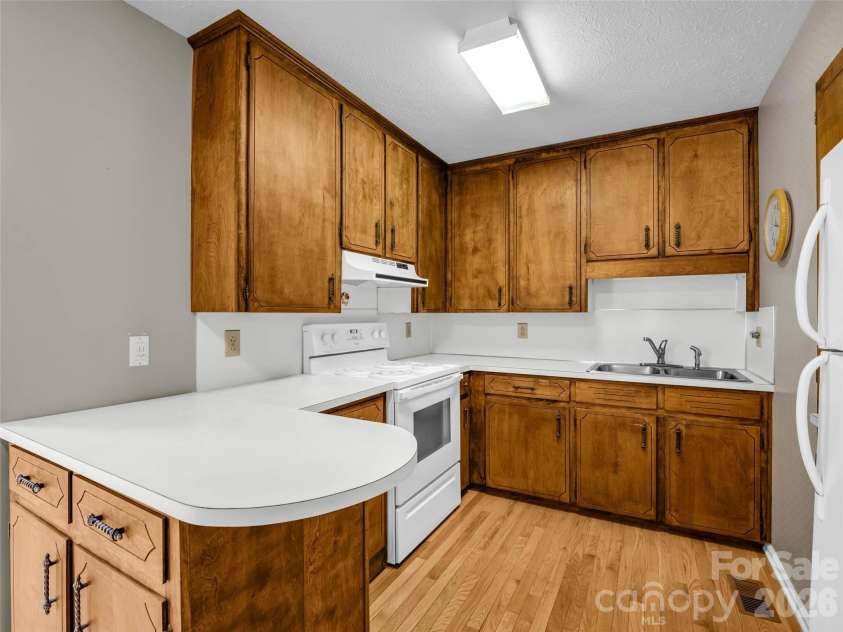1323 Havenwood Drive, Morganton, NC 28655.  MLS# CAR4429285, YatesRealty ID 53526. 