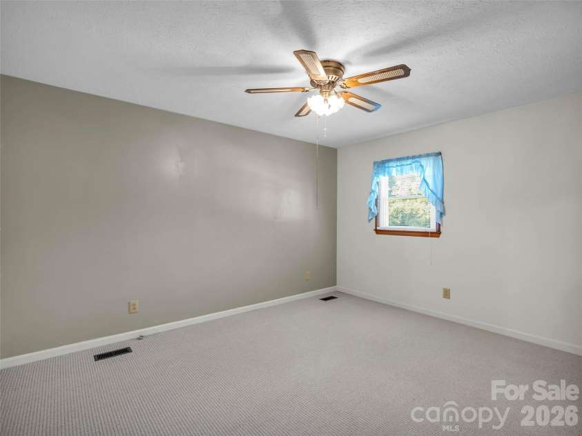 1323 Havenwood Drive, Morganton, NC 28655.  MLS# CAR4429285, YatesRealty ID 53526. 