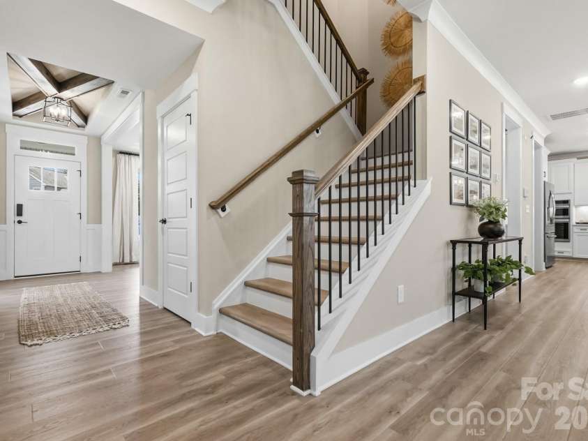 12510 Idlewild Road, Matthews, NC 28105.  MLS# CAR4429373, YatesRealty ID 53529. Representative