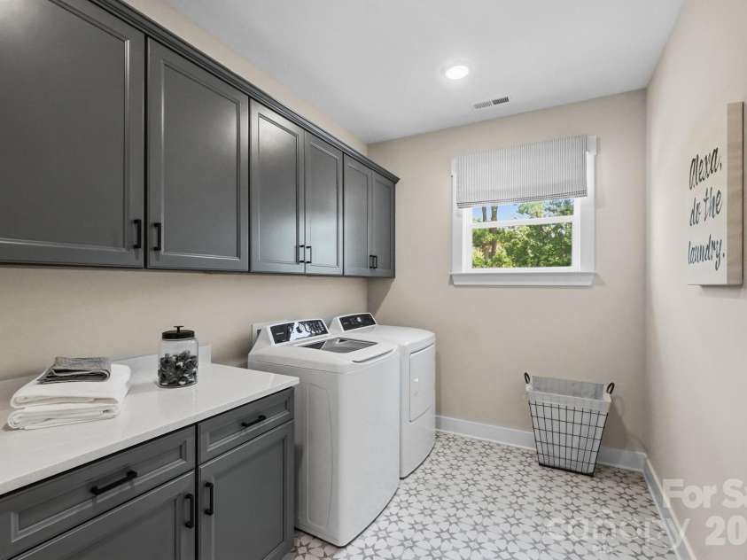 12510 Idlewild Road, Matthews, NC 28105.  MLS# CAR4429373, YatesRealty ID 53529. Representative