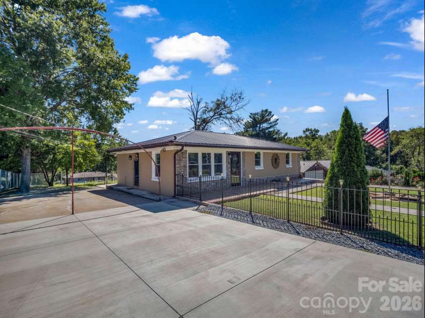 191 Sycamore Street, Forest City, NC 28043.  MLS# CAR4429404, YatesRealty ID 53532. 