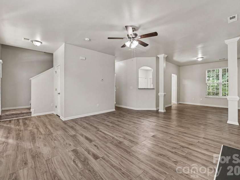 4731 Canipe Drive, Charlotte, NC 28269.  MLS# CAR4429209, YatesRealty ID 53533. 