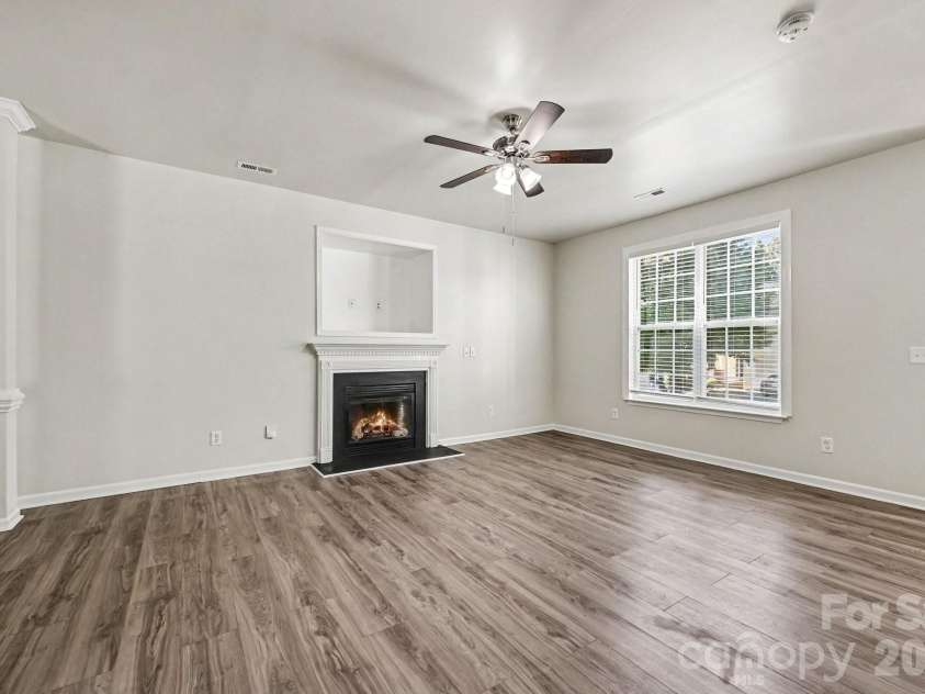 4731 Canipe Drive, Charlotte, NC 28269.  MLS# CAR4429209, YatesRealty ID 53533. 