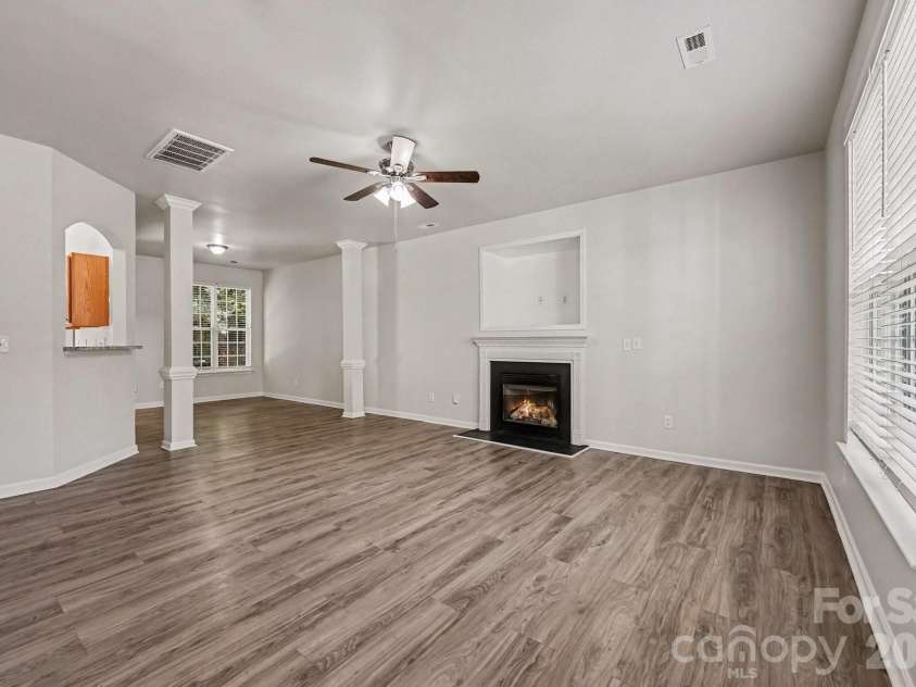 4731 Canipe Drive, Charlotte, NC 28269.  MLS# CAR4429209, YatesRealty ID 53533. 