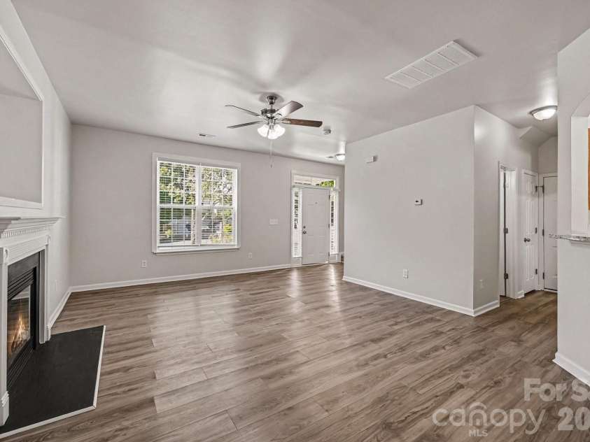 4731 Canipe Drive, Charlotte, NC 28269.  MLS# CAR4429209, YatesRealty ID 53533. 