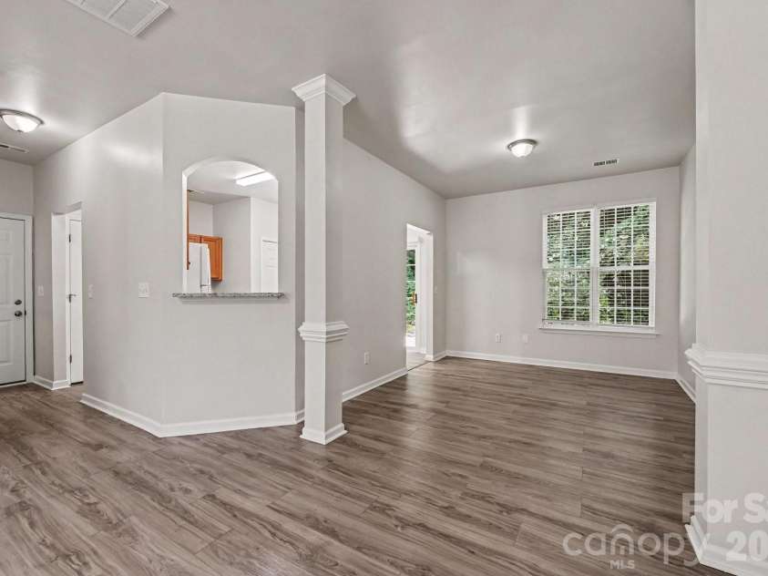 4731 Canipe Drive, Charlotte, NC 28269.  MLS# CAR4429209, YatesRealty ID 53533. 