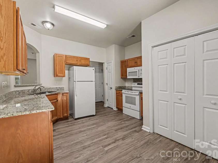 4731 Canipe Drive, Charlotte, NC 28269.  MLS# CAR4429209, YatesRealty ID 53533. 