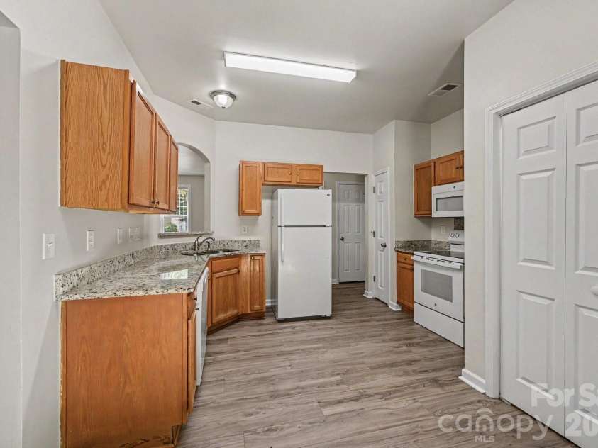 4731 Canipe Drive, Charlotte, NC 28269.  MLS# CAR4429209, YatesRealty ID 53533. 