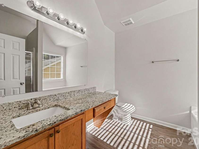 4731 Canipe Drive, Charlotte, NC 28269.  MLS# CAR4429209, YatesRealty ID 53533. 