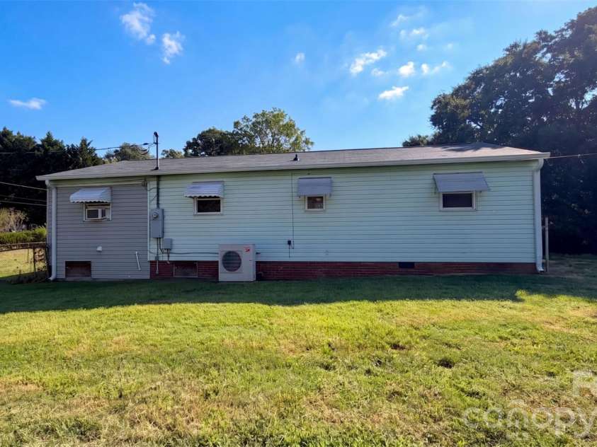 101 Craig Street, Stanley, NC 28164.  MLS# CAR4429405, YatesRealty ID 53534. 