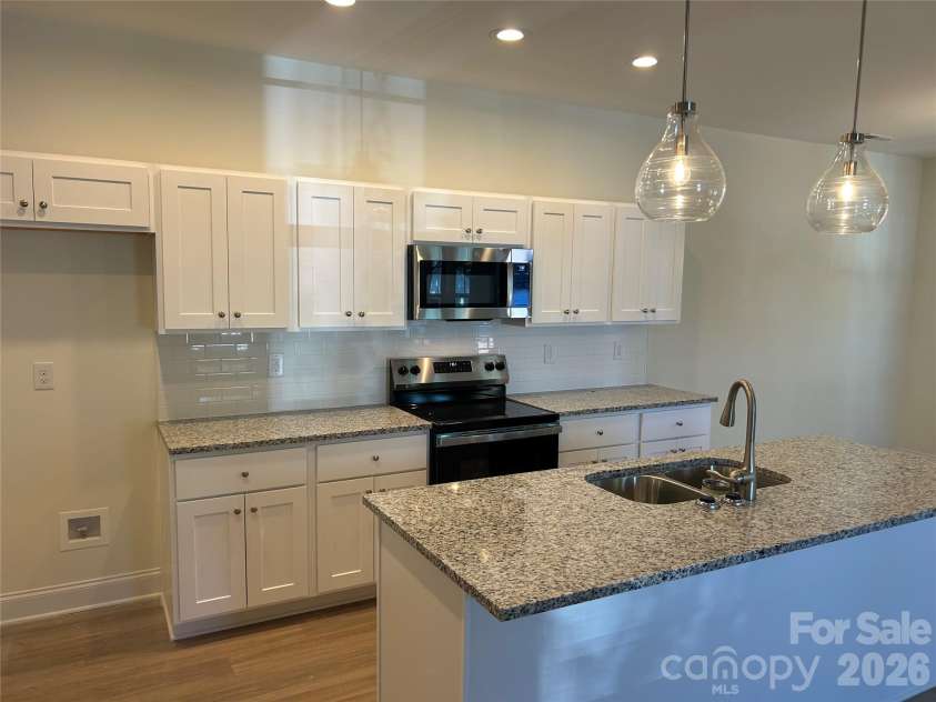 450 Hall Street, Rock Hill, SC 29730.  MLS# CAR4428099, YatesRealty ID 53537. 