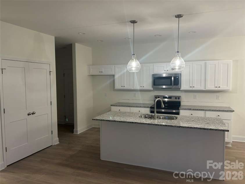 450 Hall Street, Rock Hill, SC 29730.  MLS# CAR4428099, YatesRealty ID 53537. 