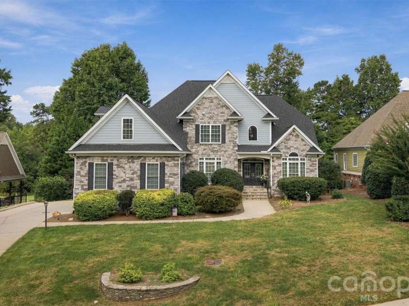 7159 Inverness Drive, Denver, NC 28037.  MLS# CAR4429099, YatesRealty ID 53541. 