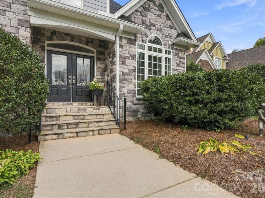7159 Inverness Drive, Denver, NC 28037.  MLS# CAR4429099, YatesRealty ID 53541. 