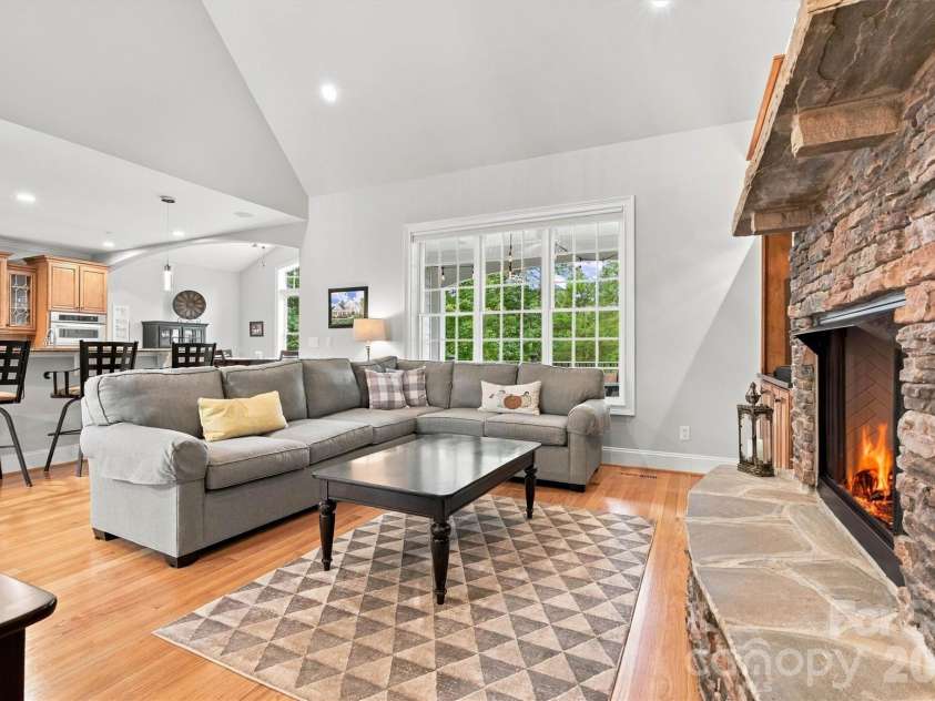 7159 Inverness Drive, Denver, NC 28037.  MLS# CAR4429099, YatesRealty ID 53541. 