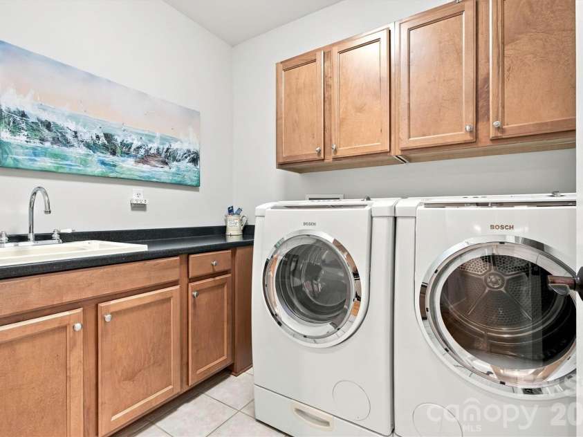 7159 Inverness Drive, Denver, NC 28037.  MLS# CAR4429099, YatesRealty ID 53541. 