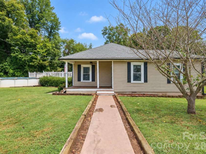 228 Hazeleen Avenue, Belmont, NC 28012.  MLS# CAR4429378, YatesRealty ID 53542. 