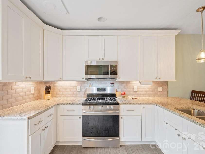 228 Hazeleen Avenue, Belmont, NC 28012.  MLS# CAR4429378, YatesRealty ID 53542. 