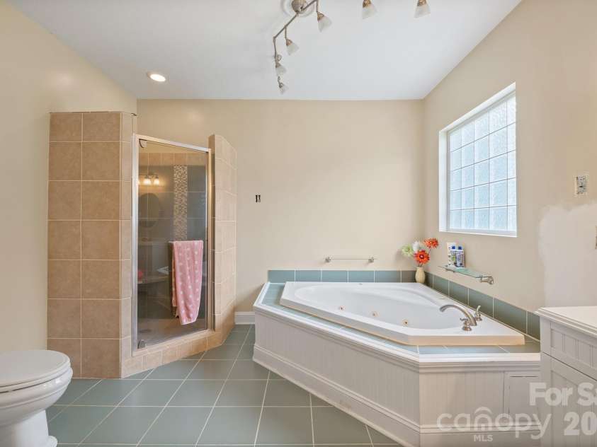 228 Hazeleen Avenue, Belmont, NC 28012.  MLS# CAR4429378, YatesRealty ID 53542. 