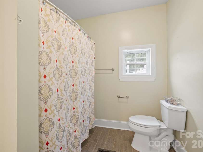 228 Hazeleen Avenue, Belmont, NC 28012.  MLS# CAR4429378, YatesRealty ID 53542. 