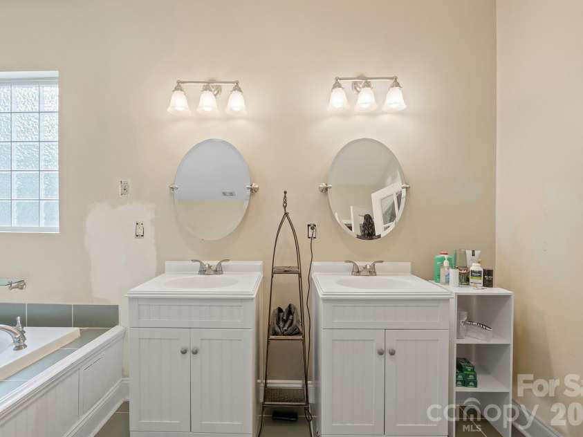 228 Hazeleen Avenue, Belmont, NC 28012.  MLS# CAR4429378, YatesRealty ID 53542. 