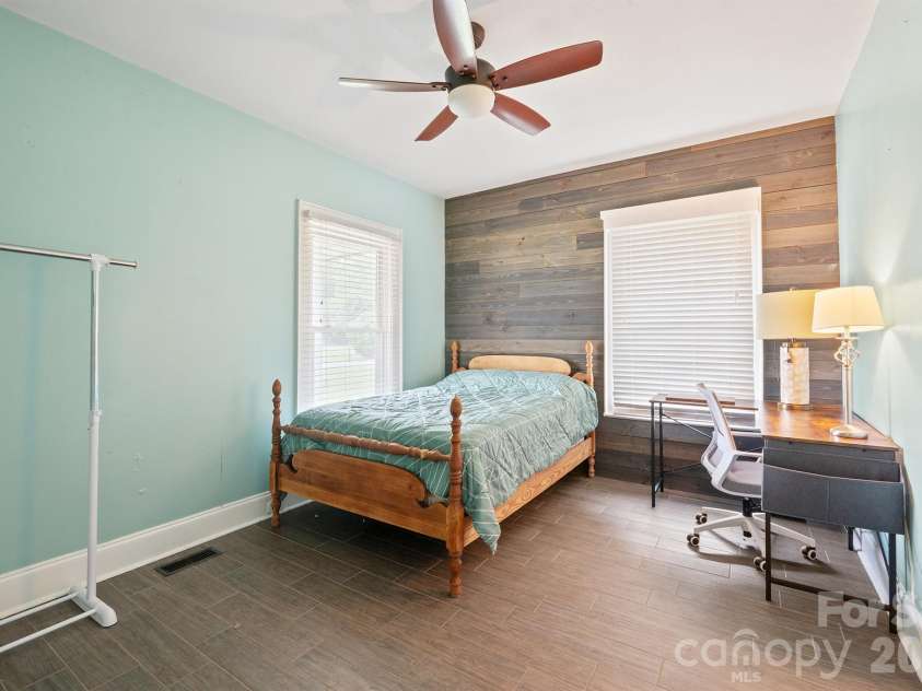 228 Hazeleen Avenue, Belmont, NC 28012.  MLS# CAR4429378, YatesRealty ID 53542. 