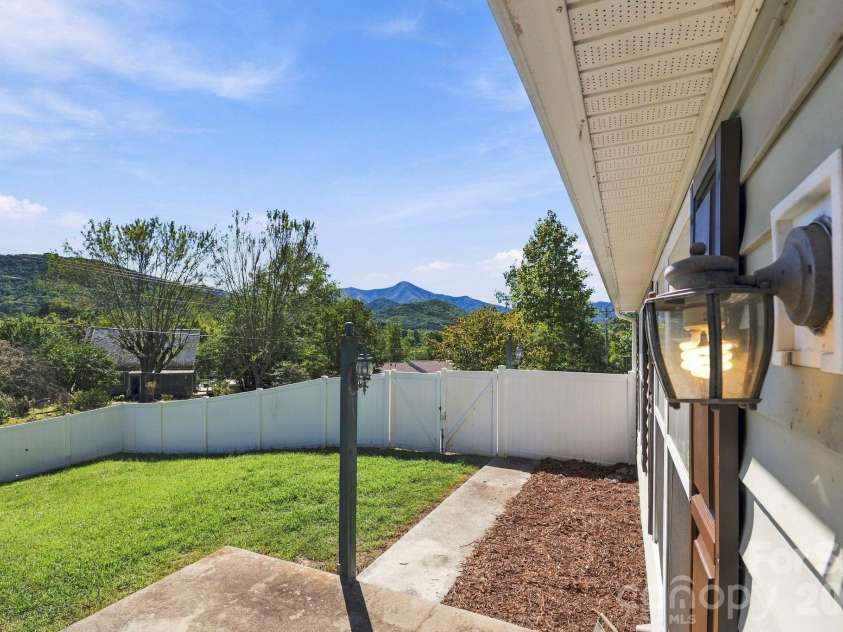 20 Warren Creek Road, Candler, NC 28715.  MLS# CAR4428308, YatesRealty ID 53546. 