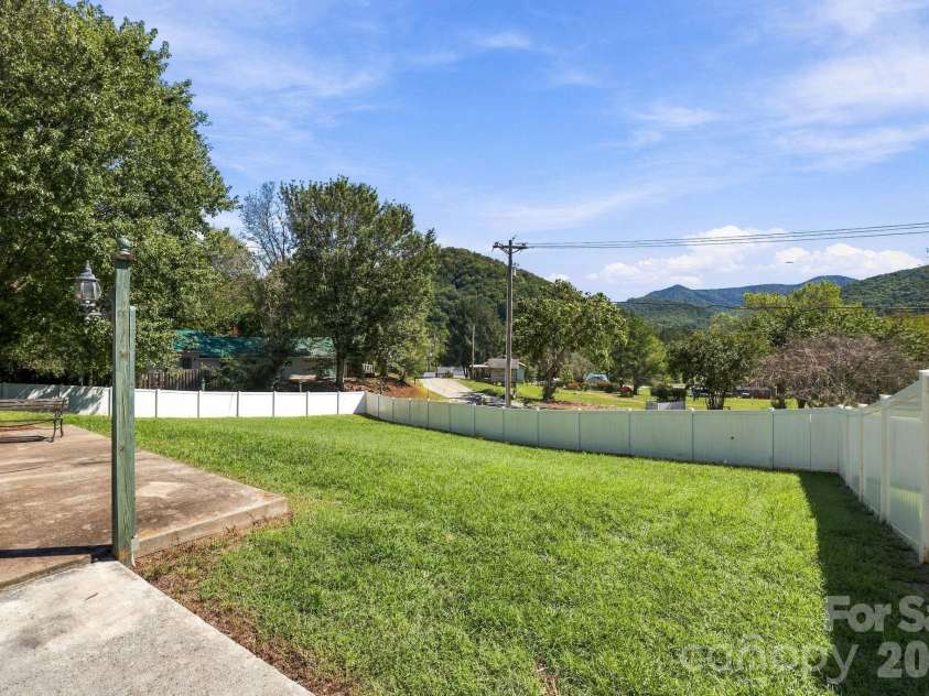 20 Warren Creek Road, Candler, NC 28715.  MLS# CAR4428308, YatesRealty ID 53546. 