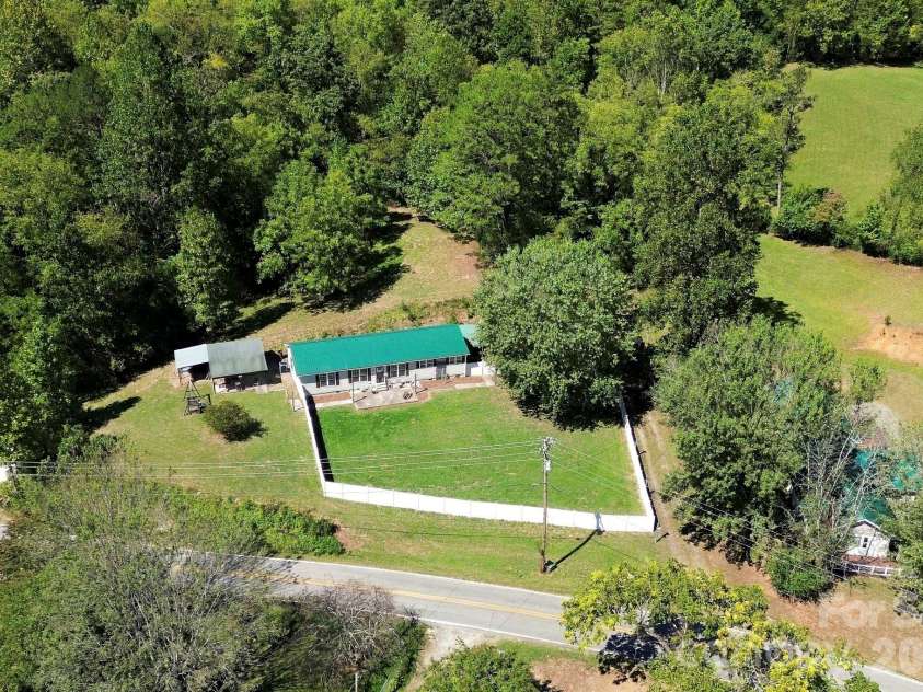 20 Warren Creek Road, Candler, NC 28715.  MLS# CAR4428308, YatesRealty ID 53546. 