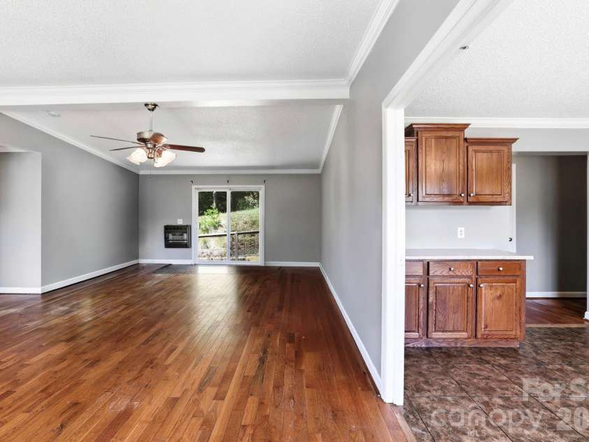 20 Warren Creek Road, Candler, NC 28715.  MLS# CAR4428308, YatesRealty ID 53546. 