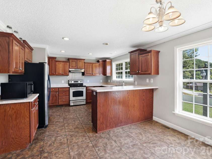 20 Warren Creek Road, Candler, NC 28715.  MLS# CAR4428308, YatesRealty ID 53546. 