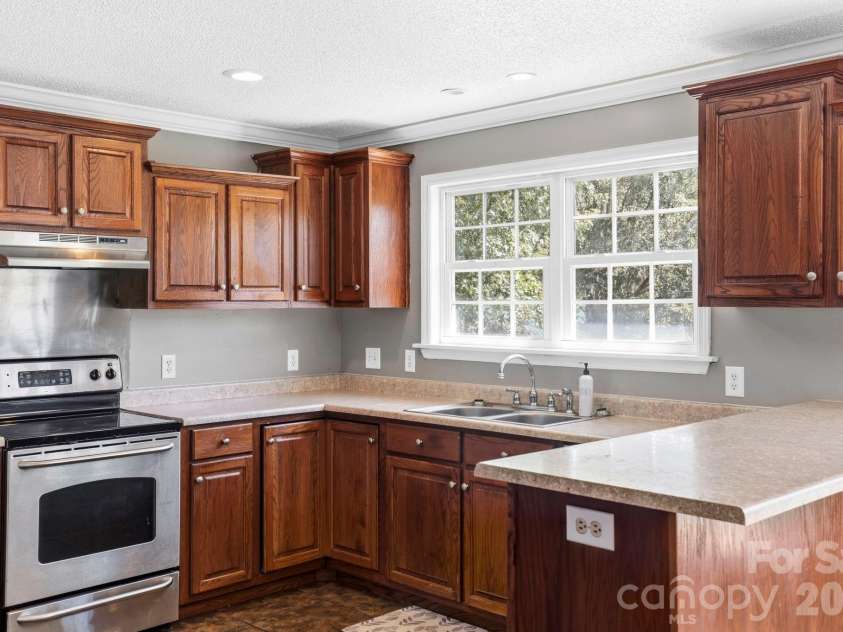 20 Warren Creek Road, Candler, NC 28715.  MLS# CAR4428308, YatesRealty ID 53546. 