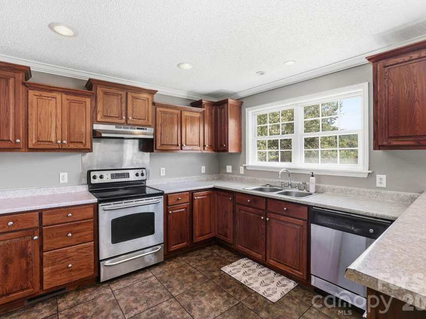 20 Warren Creek Road, Candler, NC 28715.  MLS# CAR4428308, YatesRealty ID 53546. 