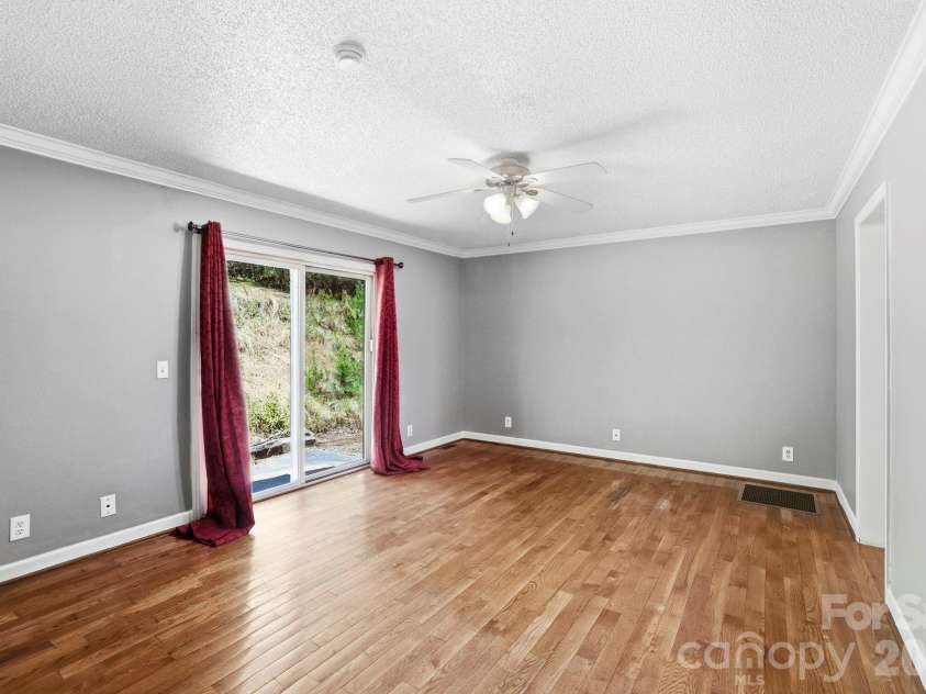 20 Warren Creek Road, Candler, NC 28715.  MLS# CAR4428308, YatesRealty ID 53546. 