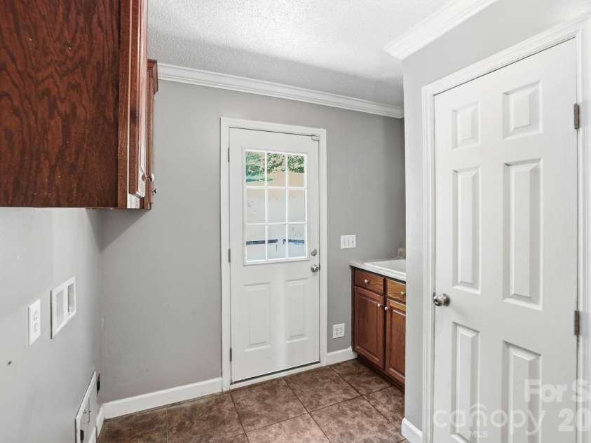 20 Warren Creek Road, Candler, NC 28715.  MLS# CAR4428308, YatesRealty ID 53546. 