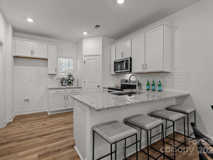 3120 Butler Hill Drive, Matthews, NC 28105.  MLS# CAR4211270, YatesRealty ID 5355. 