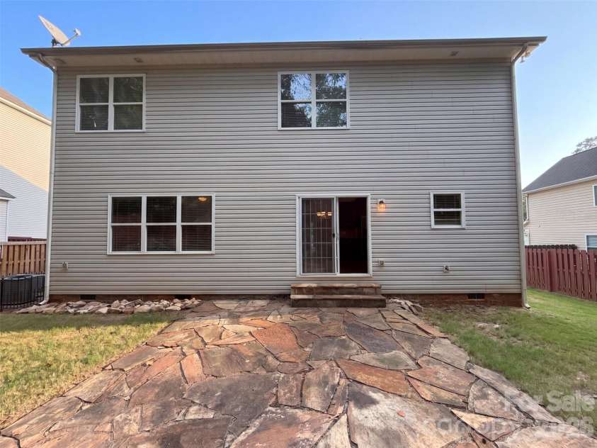 330 Windy Pine Drive, Lake Wylie, SC 29710.  MLS# CAR4429449, YatesRealty ID 53550. 
