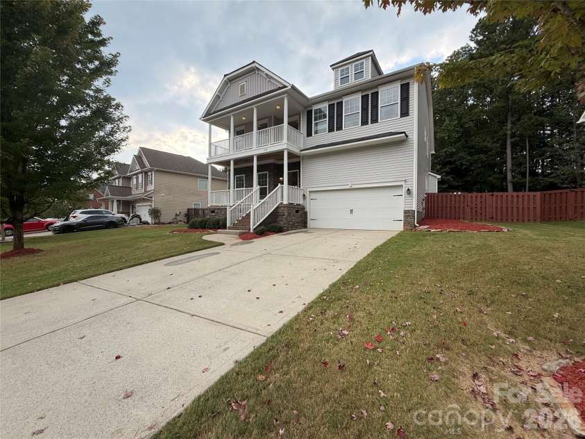 330 Windy Pine Drive, Lake Wylie, SC 29710.  MLS# CAR4429449, YatesRealty ID 53550. 