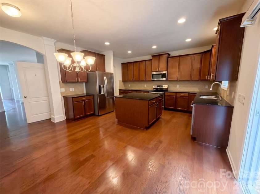 330 Windy Pine Drive, Lake Wylie, SC 29710.  MLS# CAR4429449, YatesRealty ID 53550. 